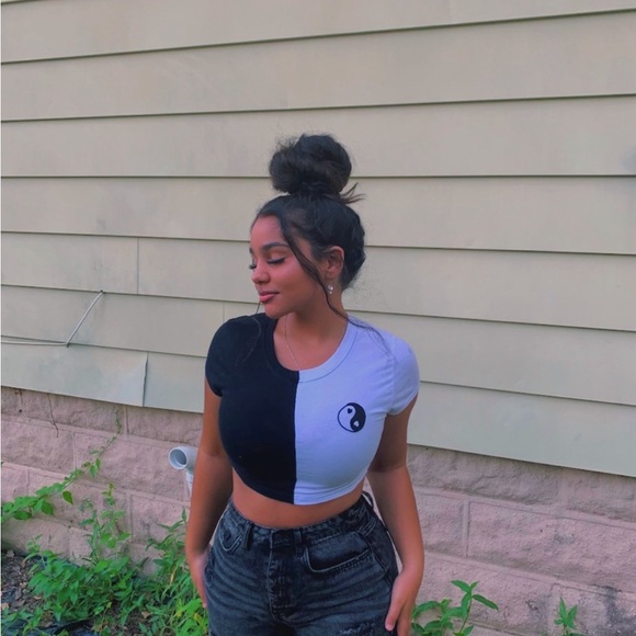 Meet your Posher, Essabella - Picture 3 of 5